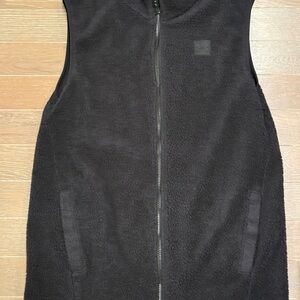 UA Under Armour Youth XL Black Sleeveless Fleece Vest